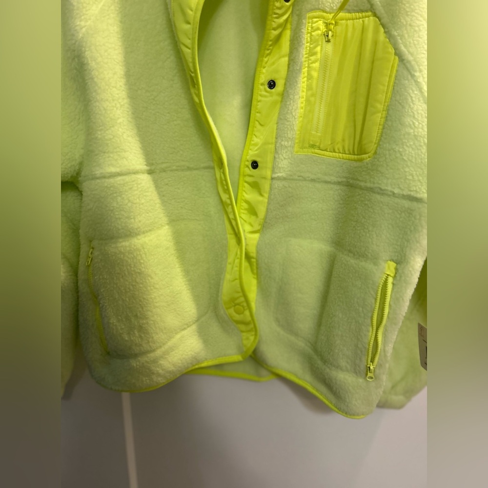 NWT Puma Sherpa Jacket with Woven Pocket - Picture 2 of 13